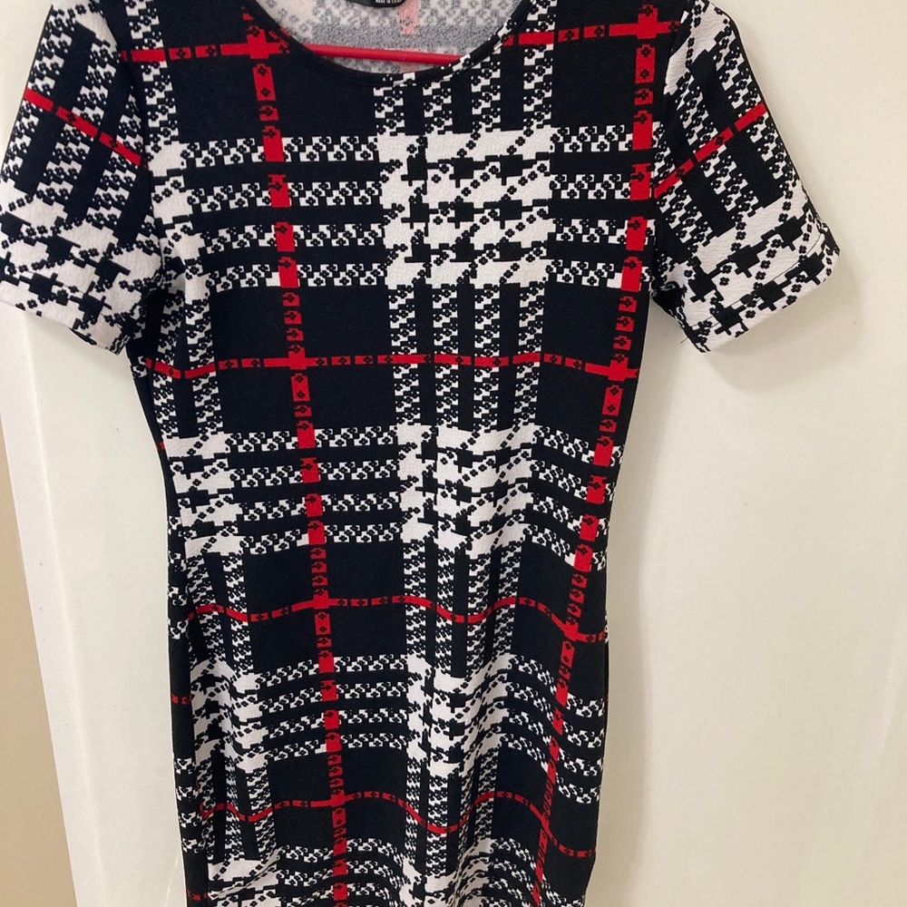 Dress - Picture 2 of 2